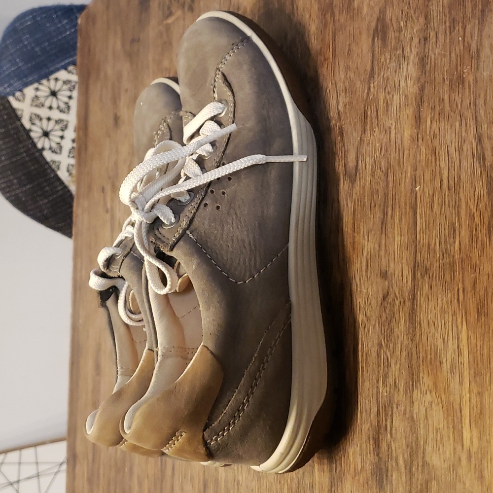Ecco - Picture 2 of 6